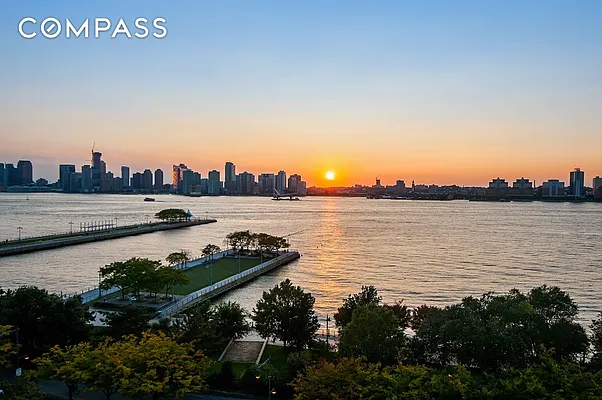 Sold by Compass | media 22