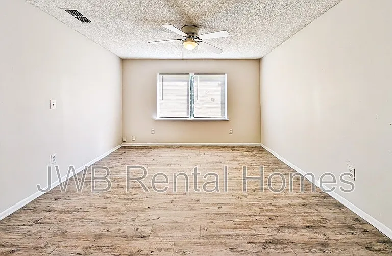 1612 Alfen St — Photo 6