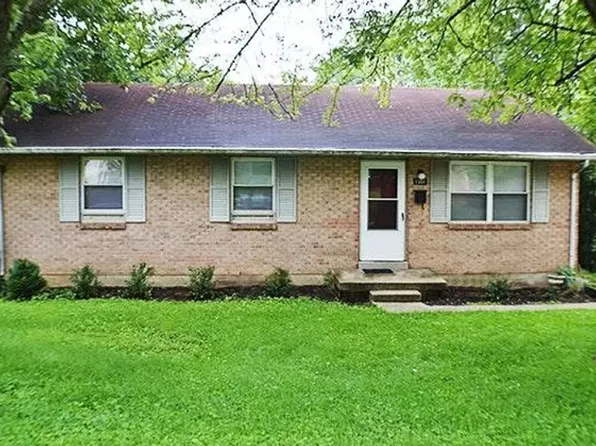 1351 Stephen Foster Dr, Lexington, KY 40517