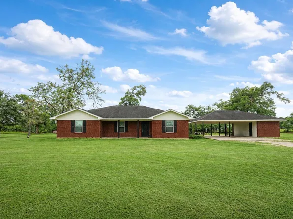 3535 Peach Creek Dr, Wharton, TX 77488