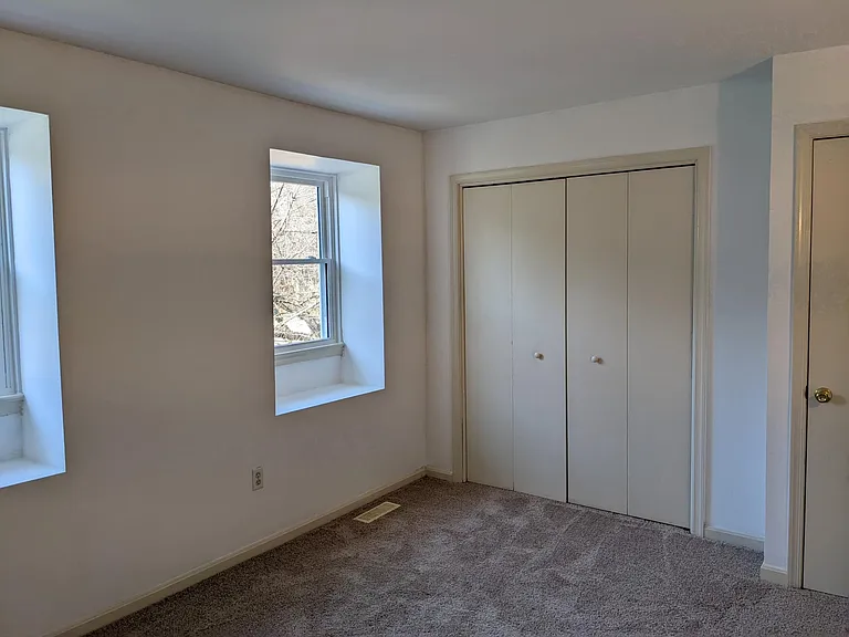 1932 Abbey Ln — Photo 6