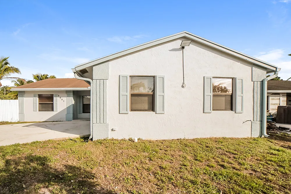 3 bed, 2.0 bath, 1740 sqft, $2,905 — Photo 1