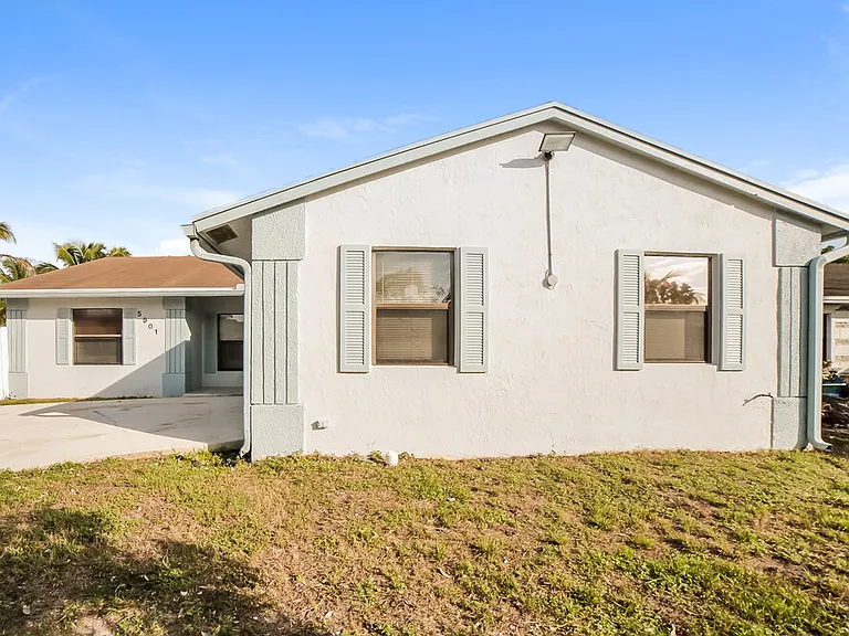 5901 Lincoln Cir W — Photo 1