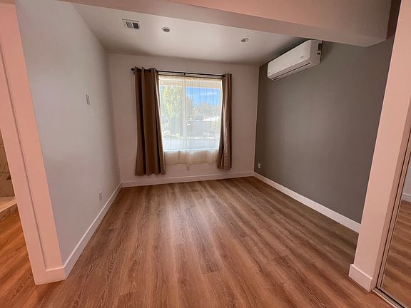 5th image of 1666 Stoddard Ave #1/2