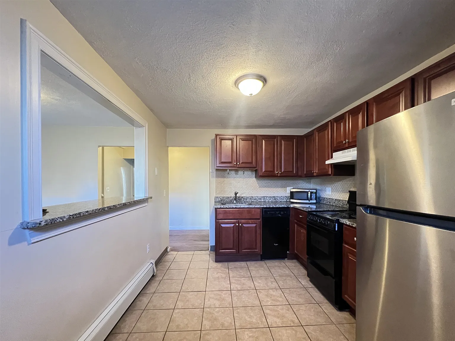 3 bed, 1.5 bath, $3,750 — Photo 3