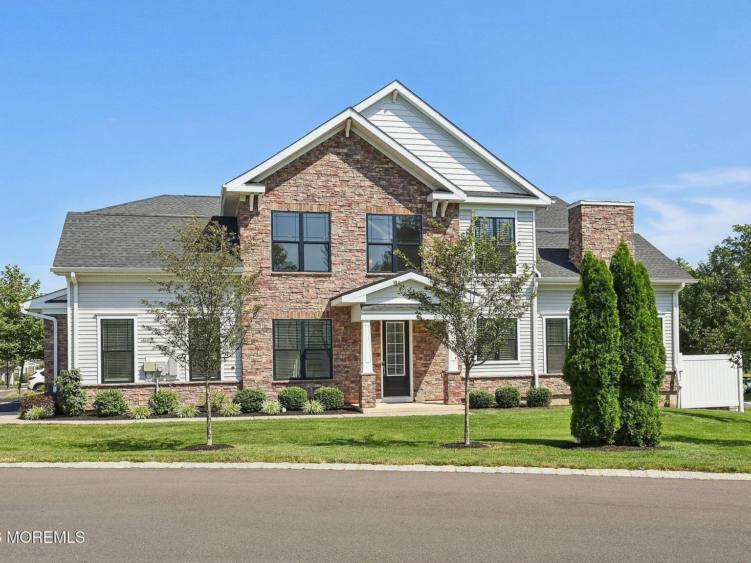 3 bed, 3.5 bath, 2913 sqft, $5,200 — Photo 1