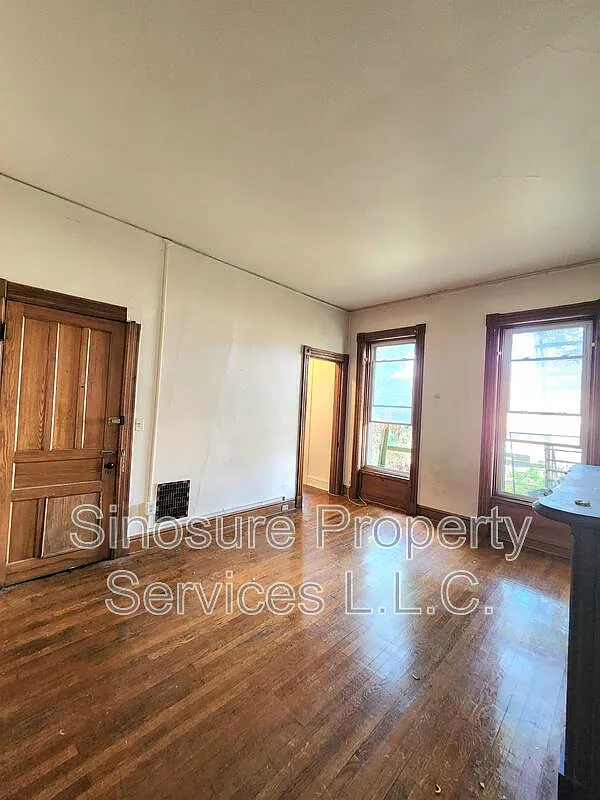 Studio, 1.0 bath, 400 sqft, $895 — Photo 4