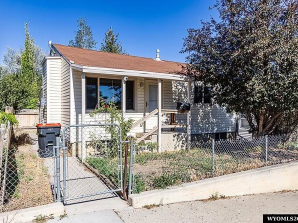 824 Connecticut Ave, Rock Springs, WY 82901