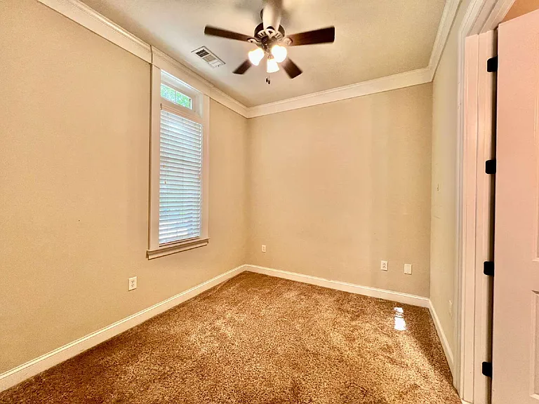 2810 Selwyn Ave #111 — Photo 21