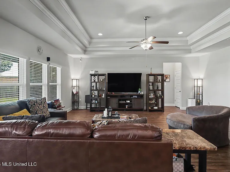 10784 Chapelwood Dr — Photo 6