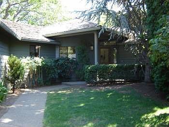 1st image of 760 Oakway Cir