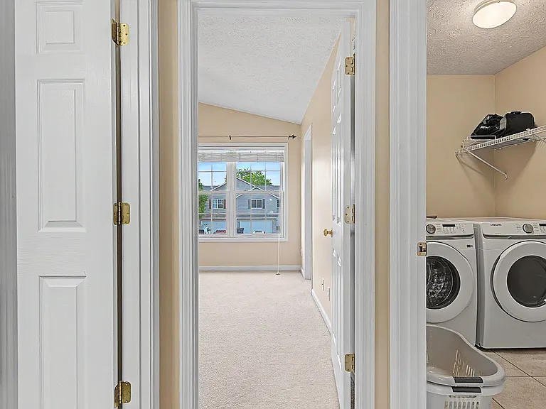 2819 Gill St — Photo 23