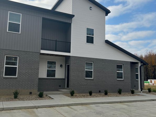 303 Court Yard Ln, Amelia, OH 45102