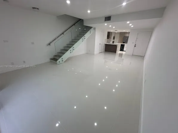 1380 Coronado Rd, Weston, FL 33327