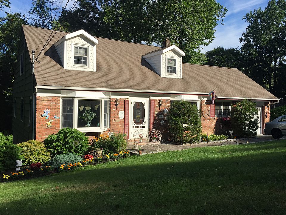 1st image of 21 Steiner Dr