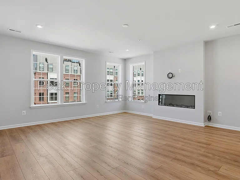 227 Brattice Dr — Photo 4
