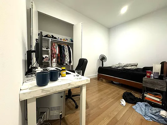 Rented by Douglas Elliman | media 16