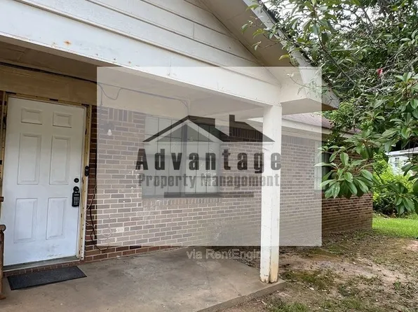 108 8th St #B, Jackson, GA 30233