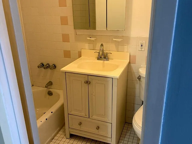 33 Harper Ct #1 — Photo 12