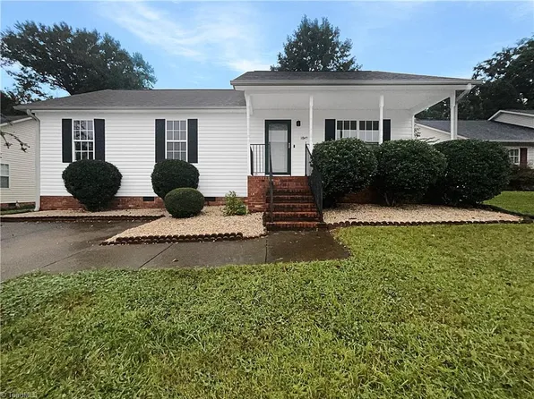 1847 Camden Forest Dr, Winston Salem, NC 27127