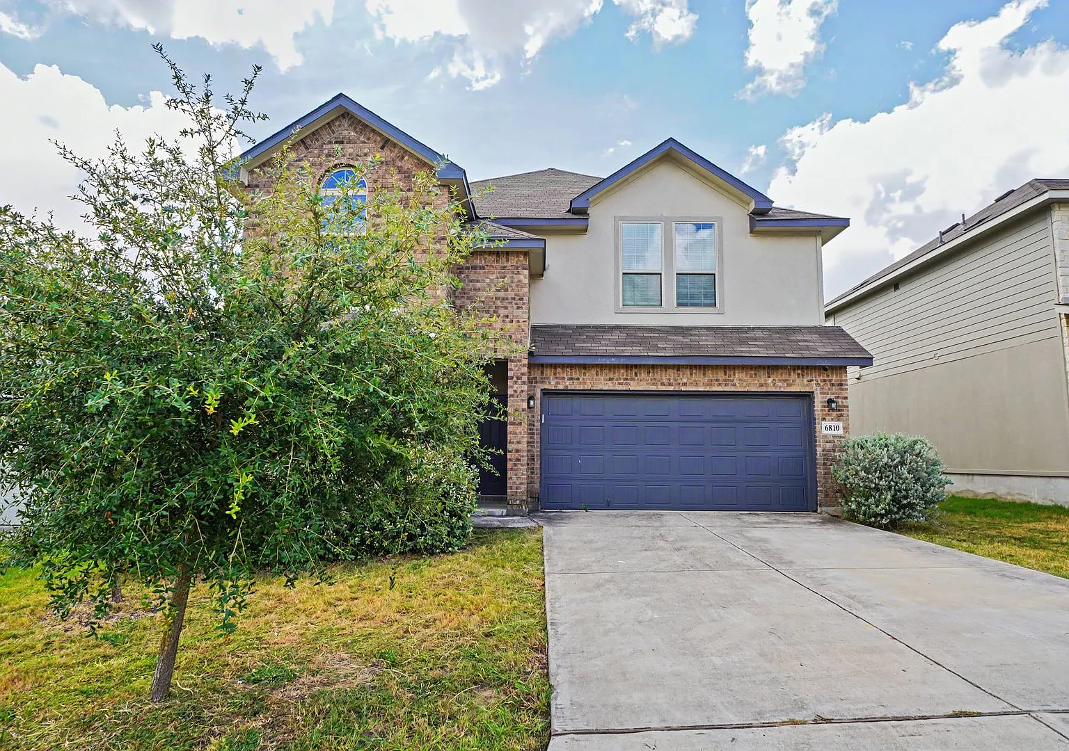Spacious 5-Bedroom Home with Game Room and Solar Panels - Realtor Commission: $500 — Photo 1