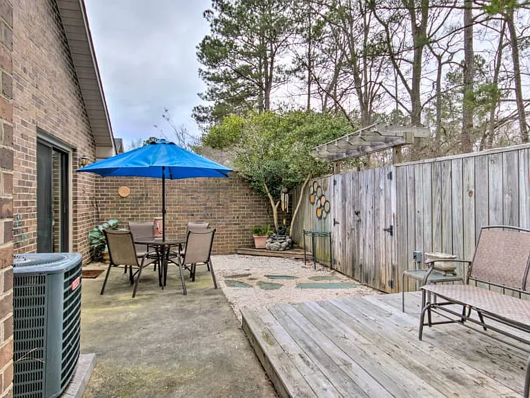 210 Woodhaven Ct — Photo 11