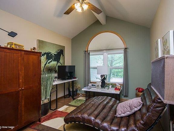 3rd image of 13401 Robin Dr