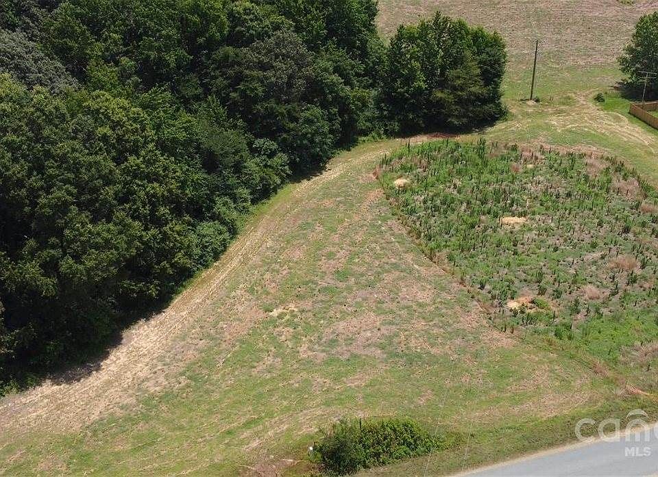 2nd image of 1416 Augustus Rd