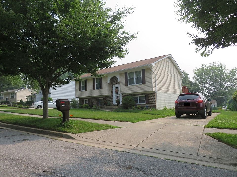 2nd image of 17204 Brookmeadow Ln