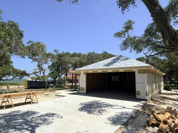 2106 Royal Oaks, Fulton, TX 78358