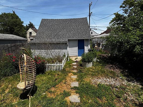 5th image of 11690 Gallagher St