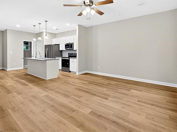 5th image of 1324 Old Charlotte Rd