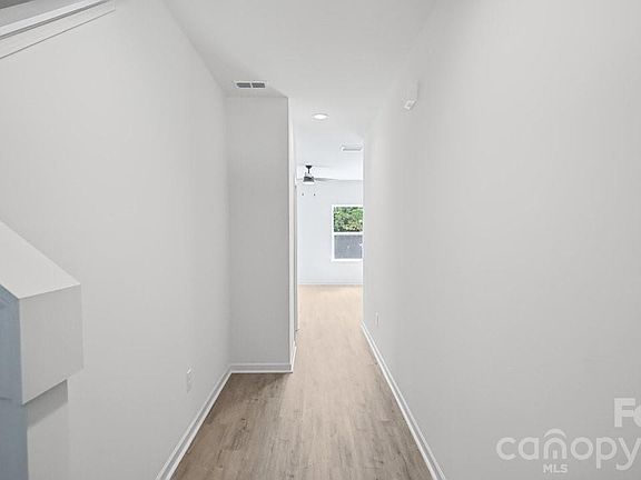 5th image of 803 Key St