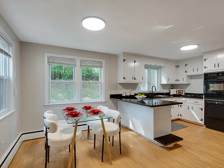 215 Blue Hill Dr — Photo 12