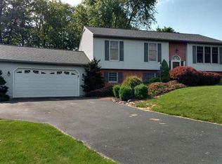 27 Casey Dr, Williamsport, PA 17701