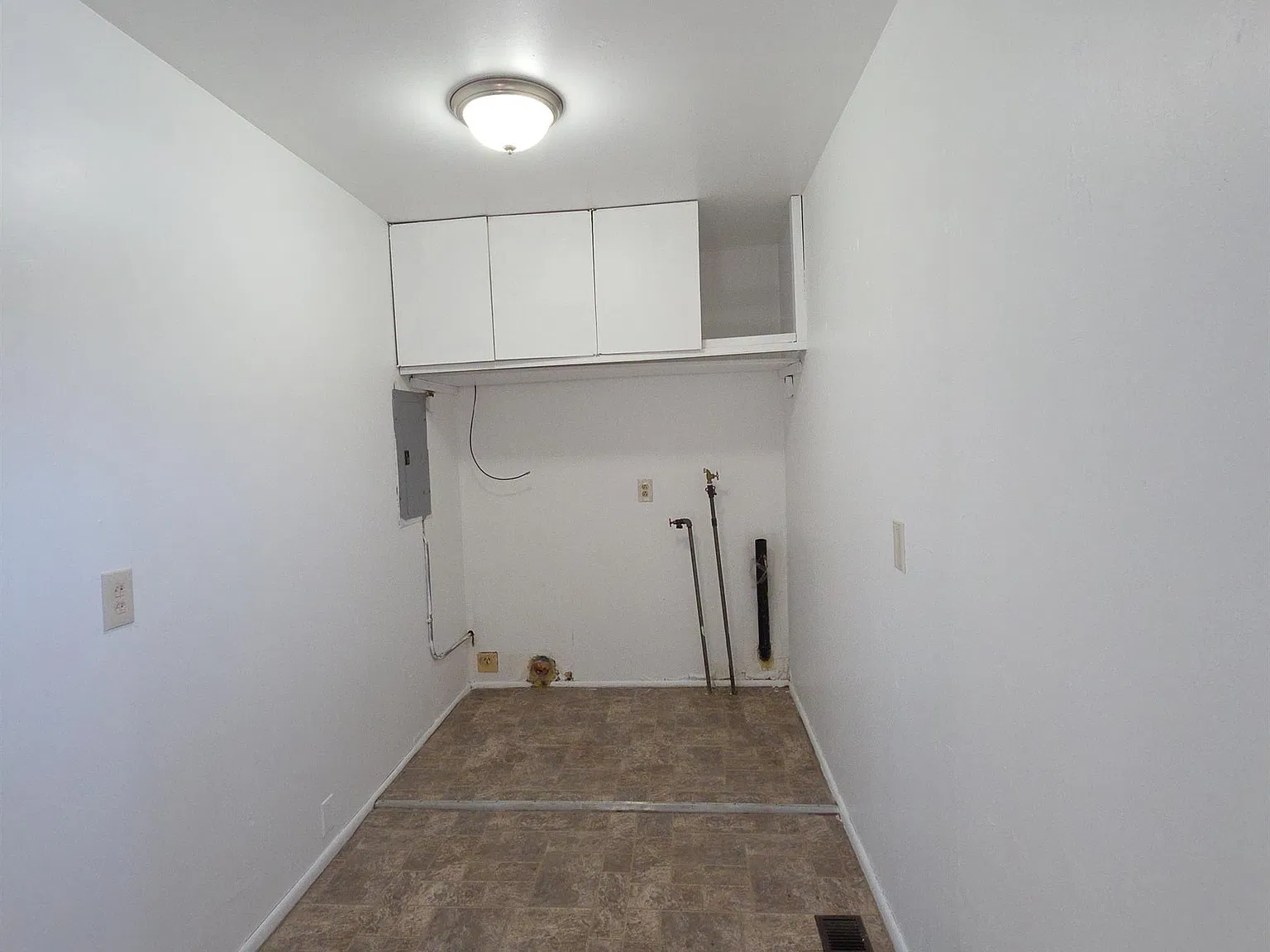 130 N 3800 E — Photo 4