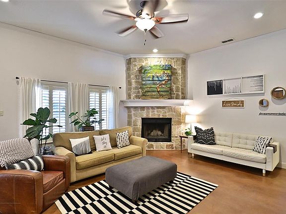 5th image of 2241 Bunker Hill Dr