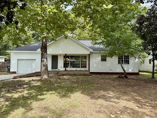 109 W Marion Dr, Dothan, AL 36301