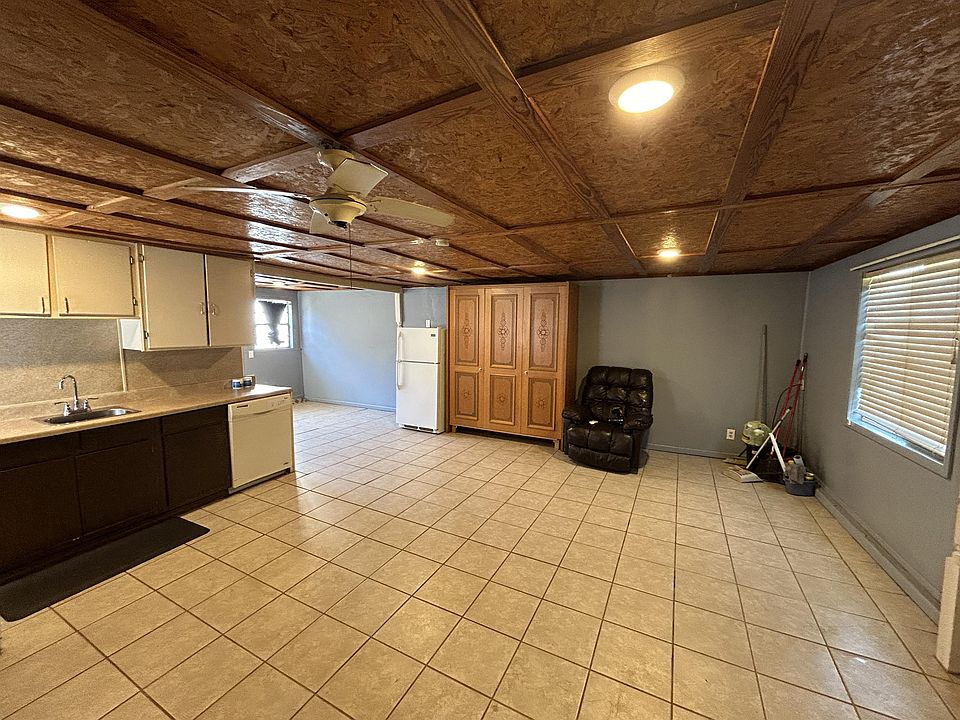 1st image of 523 E Jackson Ave
