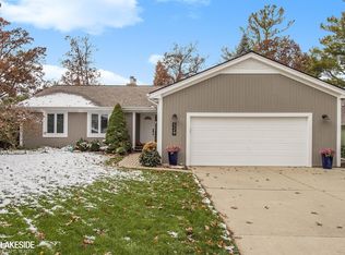 329 Park Ave, Lake Orion, MI 48362
