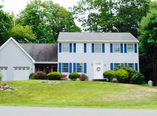 110 Wolf Hollow Rd, Lake Harmony, PA 18624