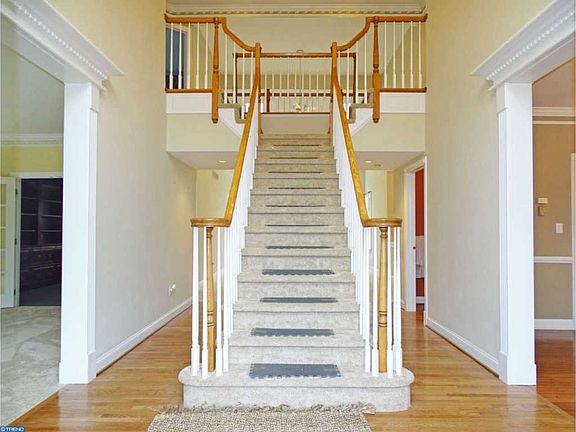 2nd image of 1220 Temperance Ln