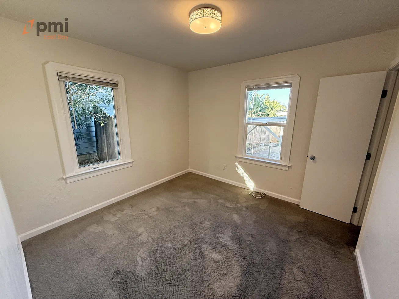 2 bed, 1.0 bath, 1129 sqft, $2,490 — Photo 2