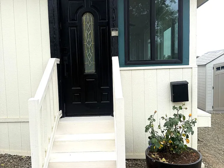 1219 Deer Trail Ln — Photo 17