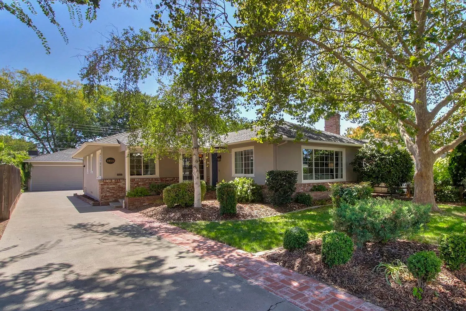 1422 Weller Way photo 1
