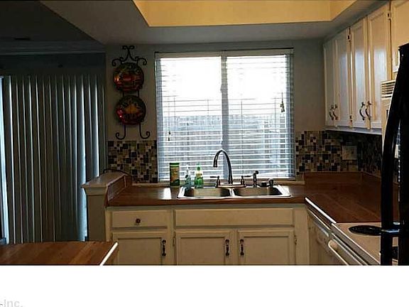 5th image of 700 Woodbox Dr