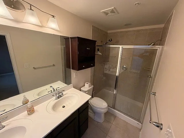 3 bed, 2.5 bath, 1440 sqft, $2,200 — Photo 4
