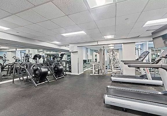 5th image of 240 W 73rd St APT 918