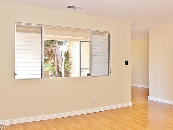 3rd image of 4040 Ecochee Ave