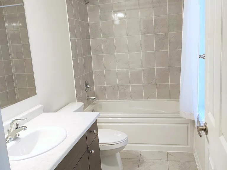 250 Lagerfeld Dr #16 — Photo 7